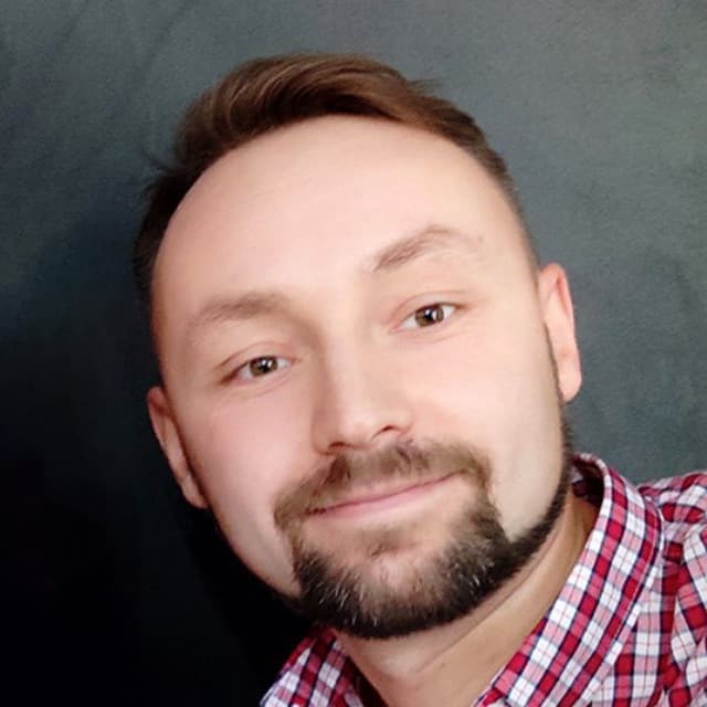 Ruslan Gromov — AI Solutions Architect and Business Trainer
